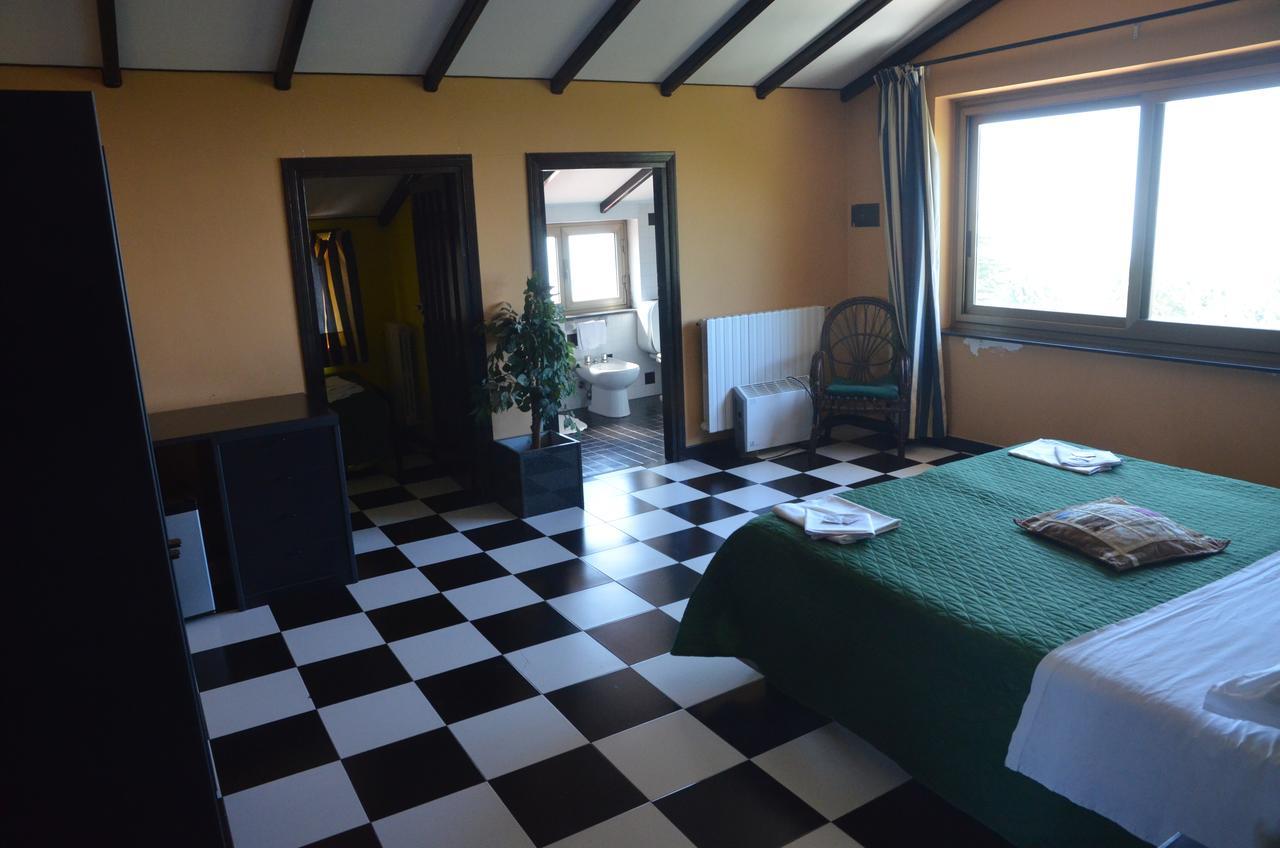 La Nuova Quercia Hotel Белпасо Екстериор снимка