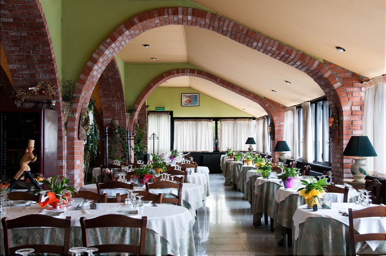 La Nuova Quercia Hotel Белпасо Екстериор снимка